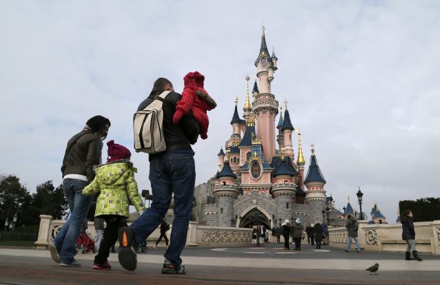 Homem detido na EuroDisney com armas, munições e um exemplar do Corão