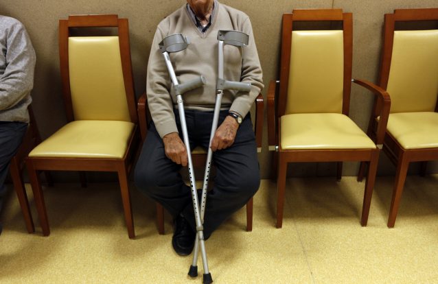 Idosos isolados dos Açores vão ter acesso a teleassistência