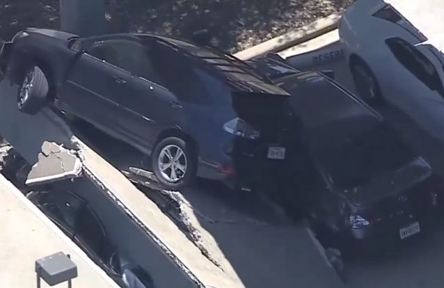 Imagens aéreas mostram momento do segundo desabamento de um parque de estacionamento no Texas