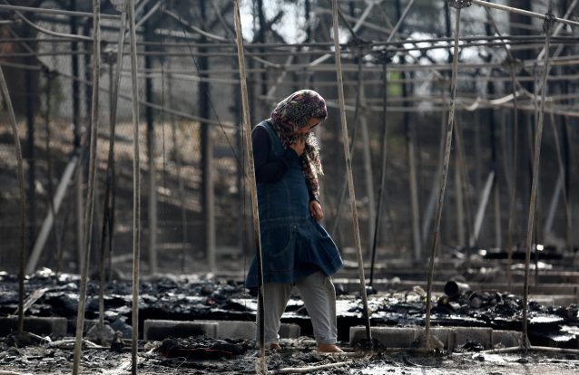 Incêndio em campo de migrantes na Grécia originado por refugiados em protesto