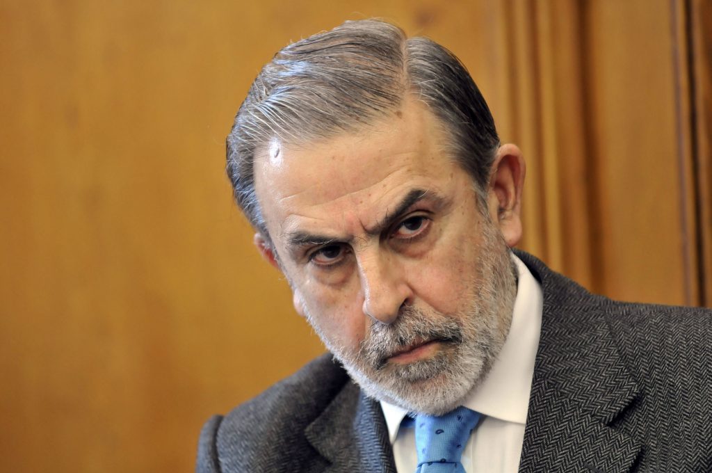 Indigno como o barbeiro de Midas