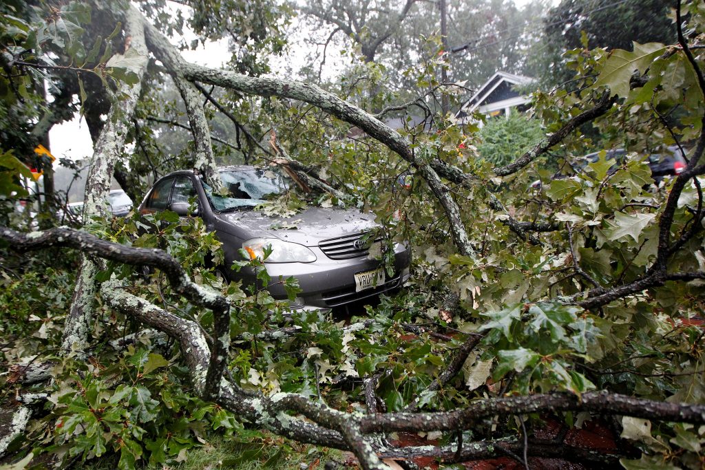 Irma passou de furacão a tempestade tropical mas continua mortal