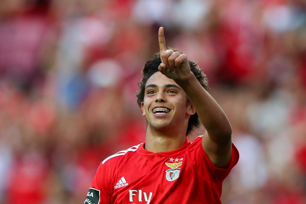 João Félix: "Se não fizer nada bem no campo, isso da cláusula é tanga"