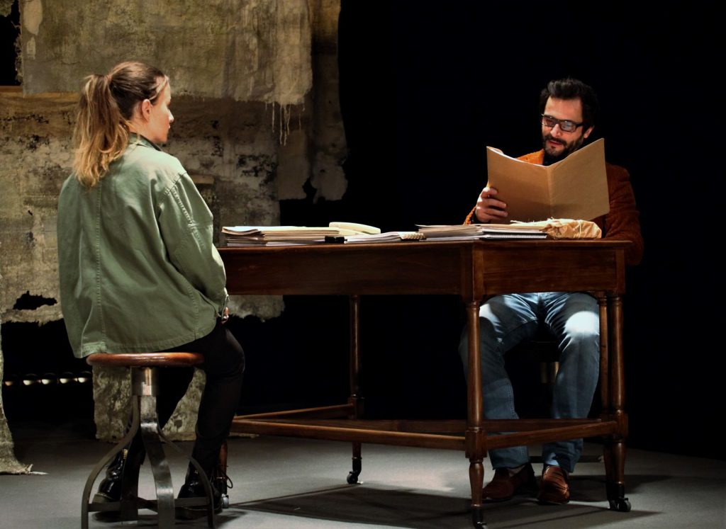 Jogos de poder na peça "Oleanna", com encenação de Ricardo Pais