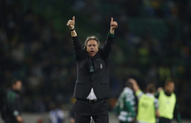 Joguem (só) à bola!