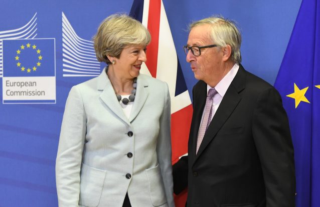 Juncker rejeita hipótese de renegociar o acordo para o Brexit