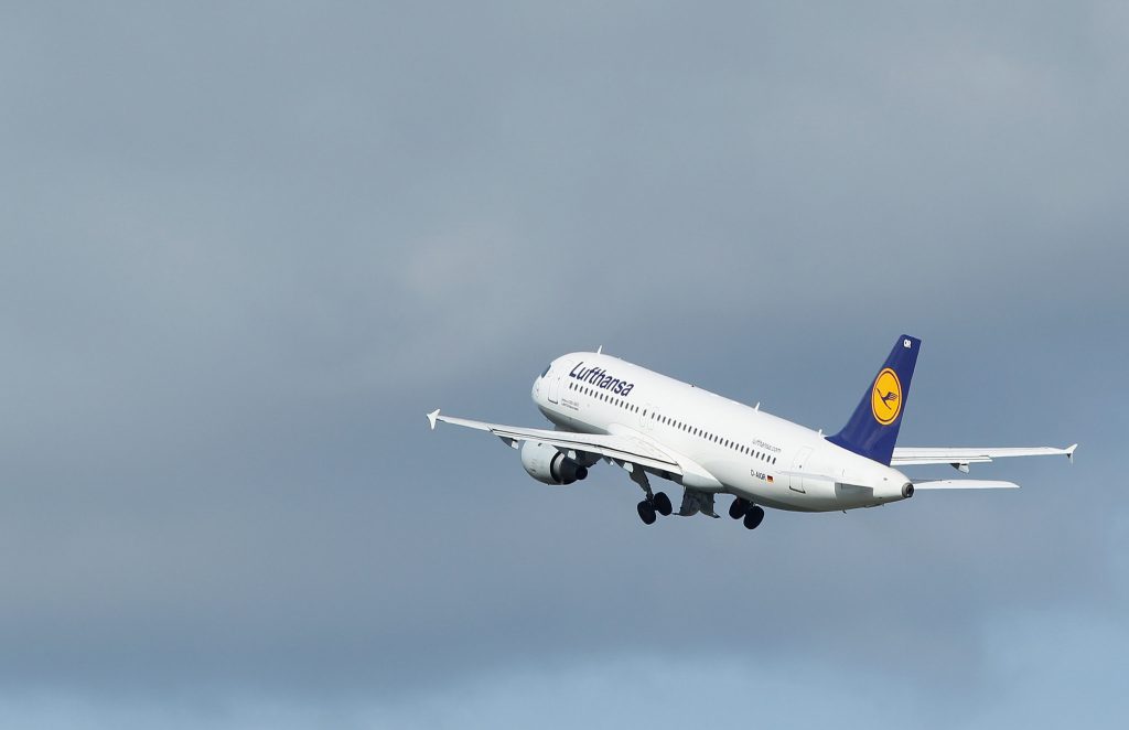 Lufthansa processa passageiro que comprou bilhete mas não chegou a embarcar