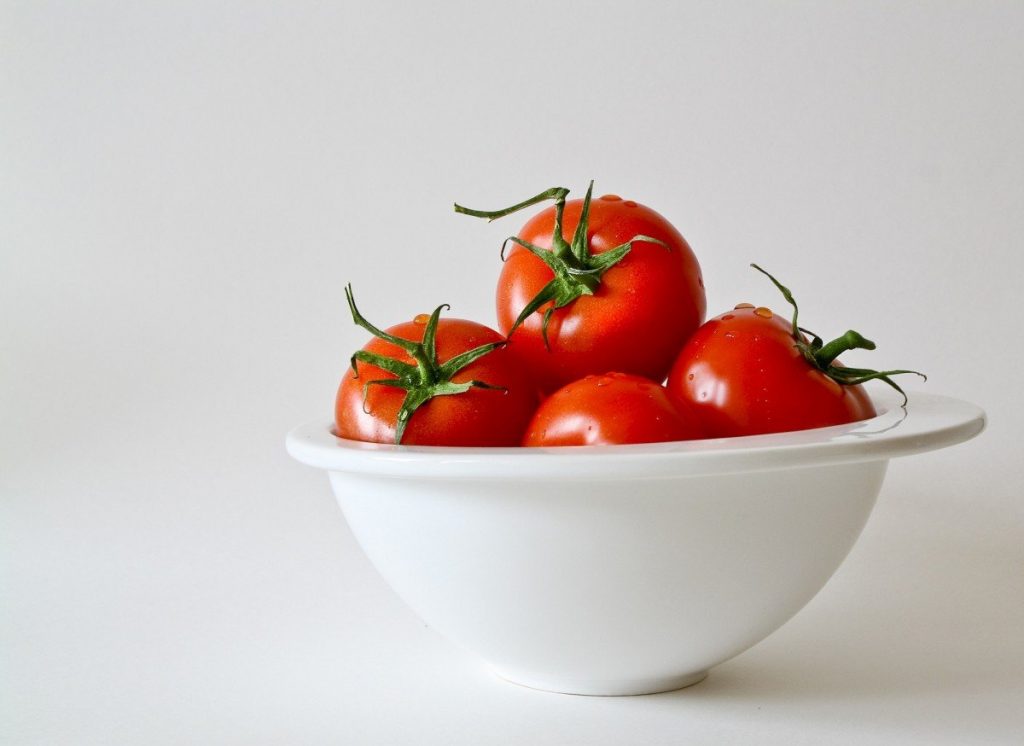 Maçã e tomate podem ajudar na recuperação dos pulmões de um ex-fumador