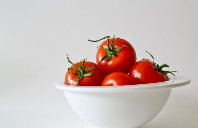 Maçã e tomate podem ajudar na recuperação dos pulmões de um ex-fumador