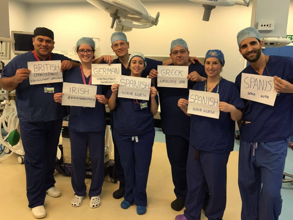 Mais um dia de trabalho num hospital de Londres ou uma fotografia que virou ícone anti-Brexit