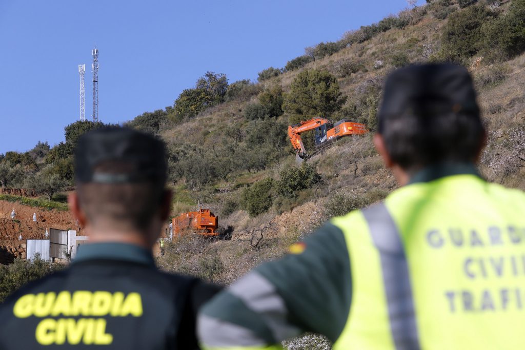 Málaga: Encontrados vestígios biológicos que têm "altíssima possibilidade de serem" do menino que caiu no poço
