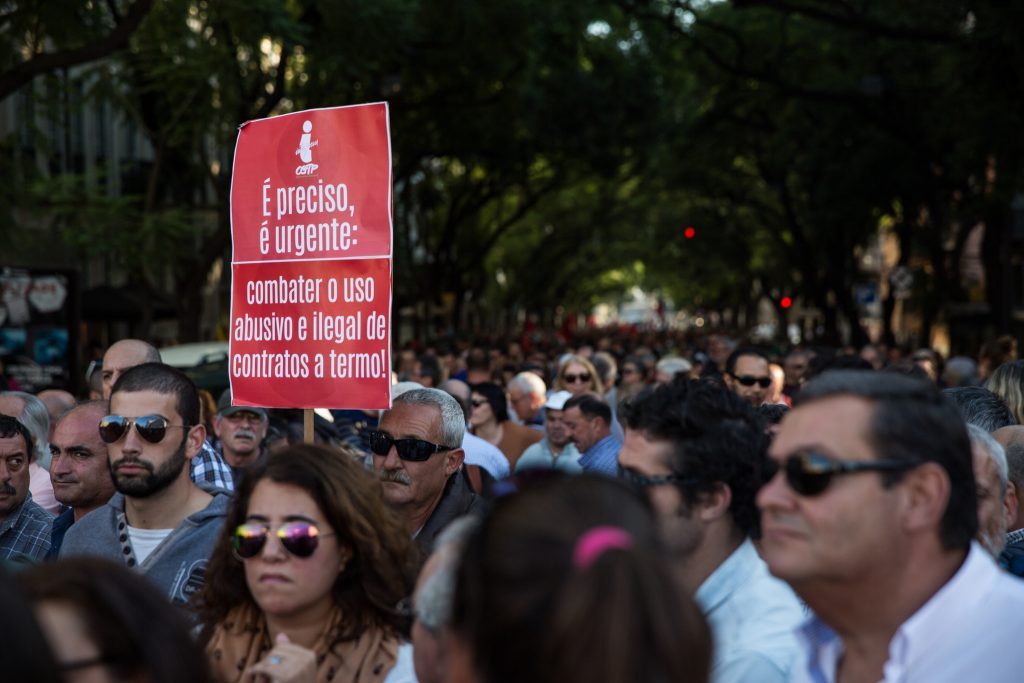 Manifestações e greves? Sim, mas não contra o Governo