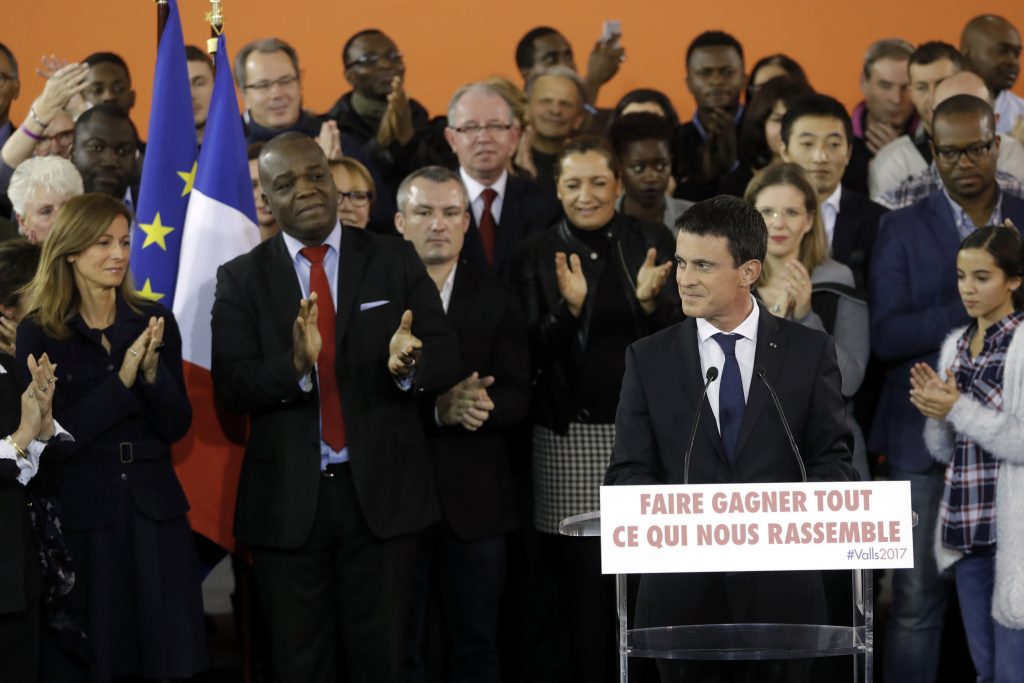 Manuel Valls avança na corrida à presidência de França