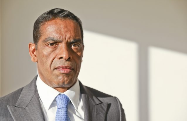 Mãos ao ar, isto é uma assembleia-geral