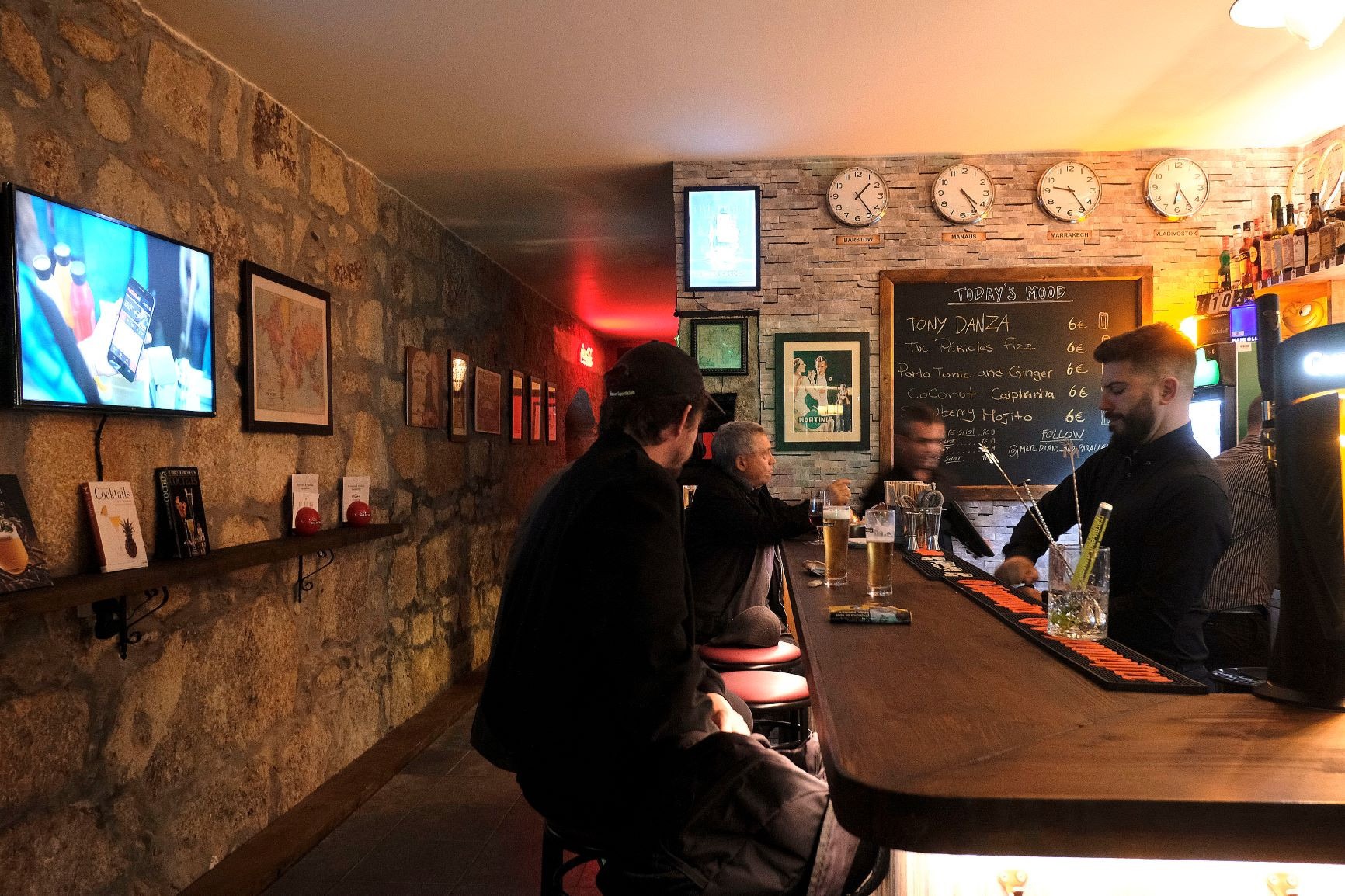 Meridians & Parallels: O novo bar do Porto tem mais de mil cocktails