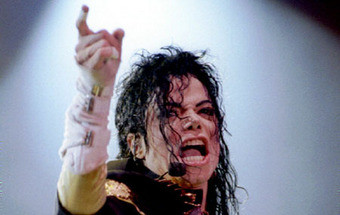 Michael Jackson terá pago 26 milhões para silenciar alegadas vítimas de abusos