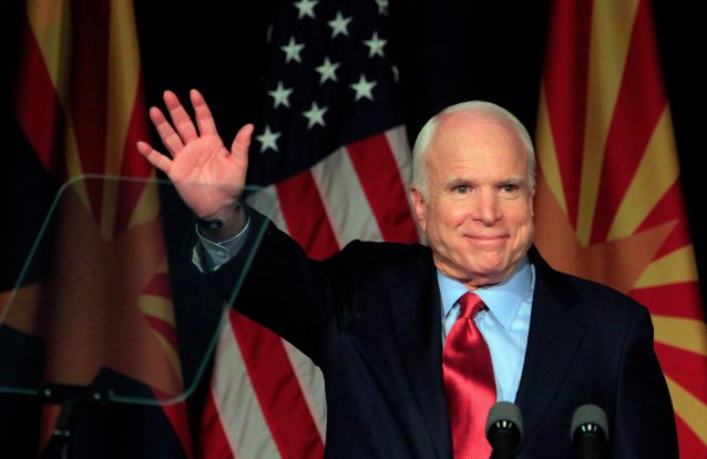 Morreu o senador John McCain, o herói de guerra que perdeu a luta contra a doença