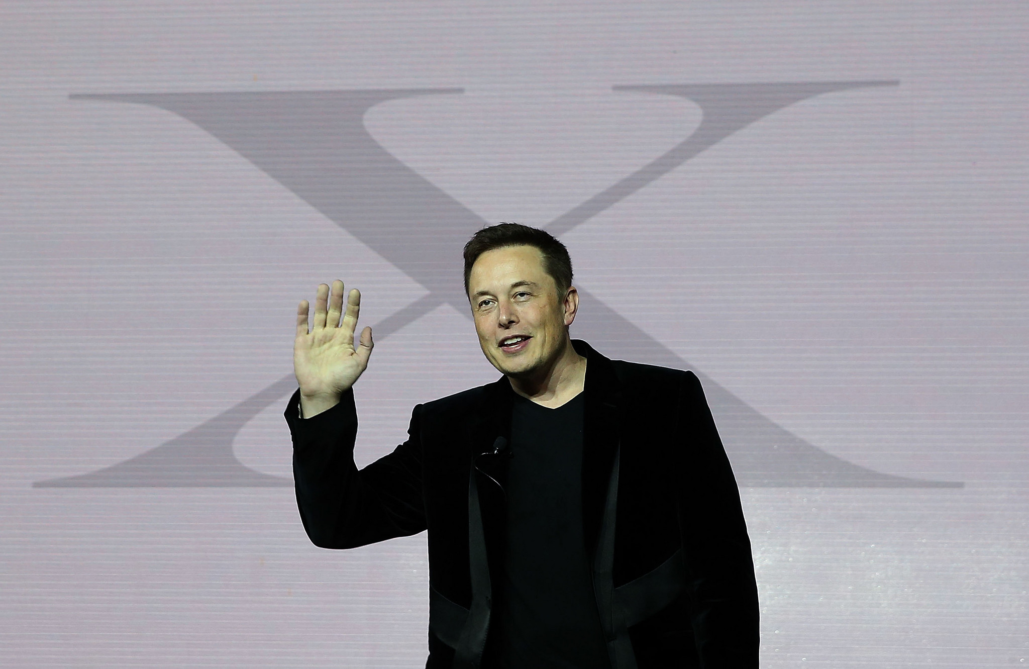 Musk estuda tirar a Tesla de Bolsa