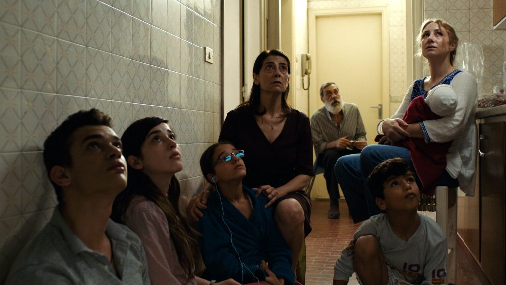 'Na Síria': A guerra entre paredes