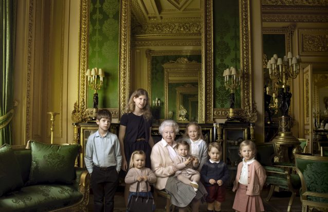 Não tem passaporte e sabe mudar pneus. Curiosidades sobre a Rainha Isabel II que faz 90 anos