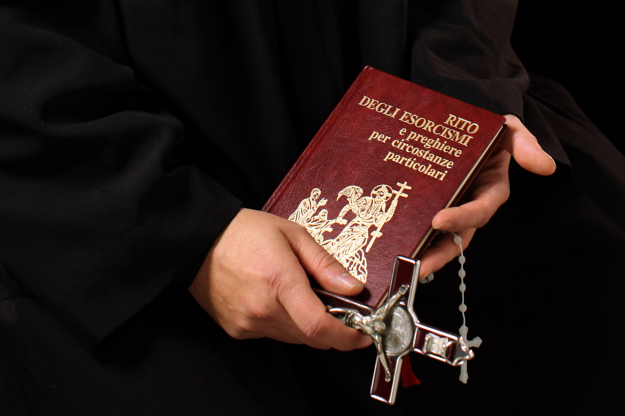 Visão | Nas 21 dioceses portuguesas, só uma tem um padre exorcista