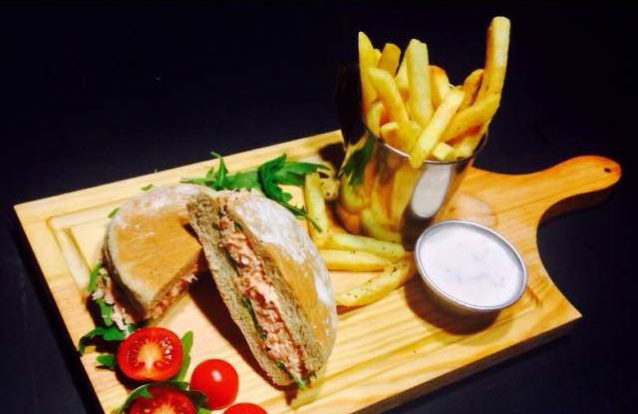 Natábua: Aqui come-se canguru e cavalo