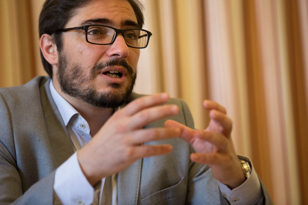 "Nem o IRS é apenas escalões nem os impostos são apenas o IRS"