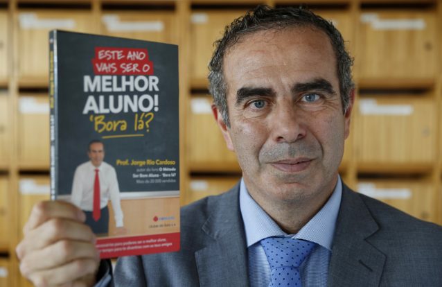 "Nenhuma criança consegue ter sucesso escolar se a sua vida for só escola e estudo"