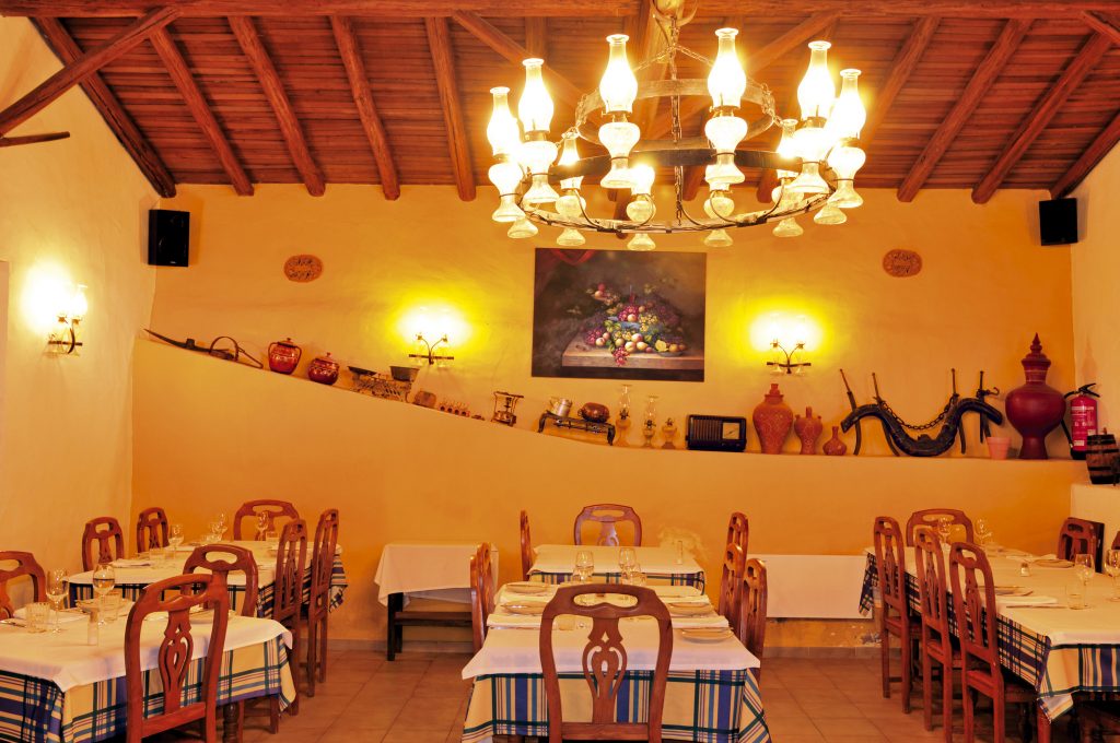 No restaurante Eira do Mel, em Vila do Bispo, serve-se o Algarve à mesa