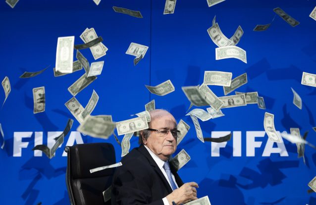 Novos indícios: Blatter e amigos suspeitos de receber 71 milhões em bonus ilícitos
