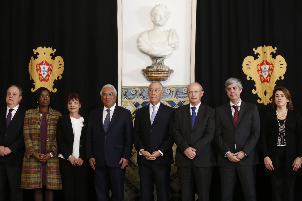 O assessor mais bem pago do governo ganha quase 7000 euros