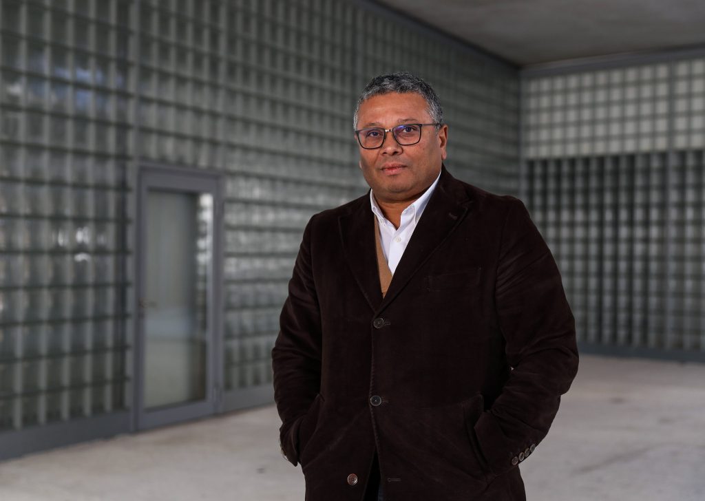 "O Estado, por demissão, é produtor de ignorância política"