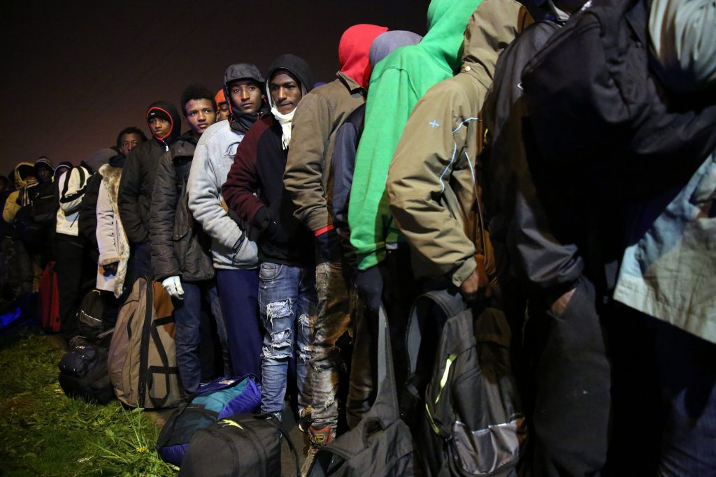 O fim do drama de Calais e um futuro incerto para mais de 7000 pessoas