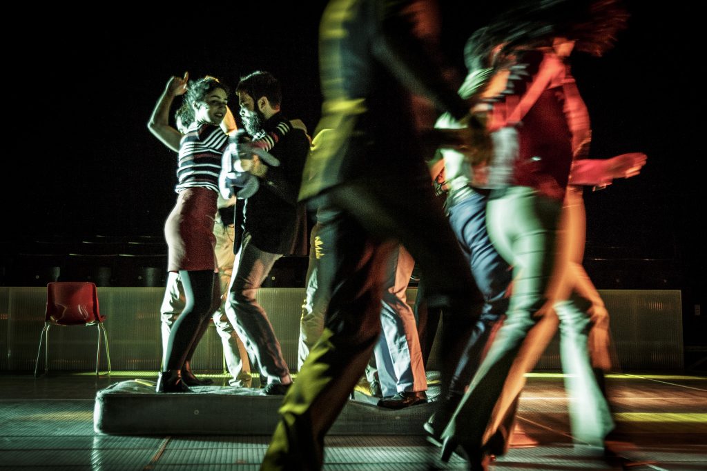 'O Misantropo': do salão aristocrático para a discoteca