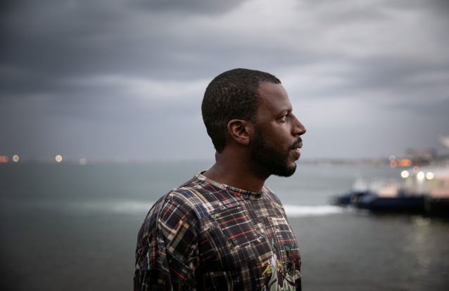 O mundo novo de Dino d'Santiago