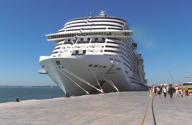 O novo gigante dos mares fez escala em Lisboa e nós subimos a bordo
