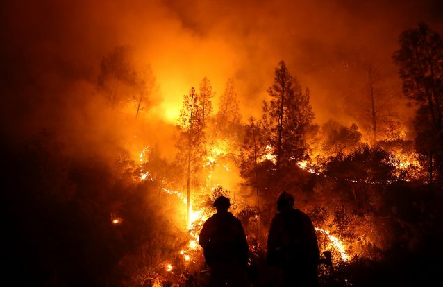 O papel dos presos no combate ao monstruoso incêndio da Califórnia