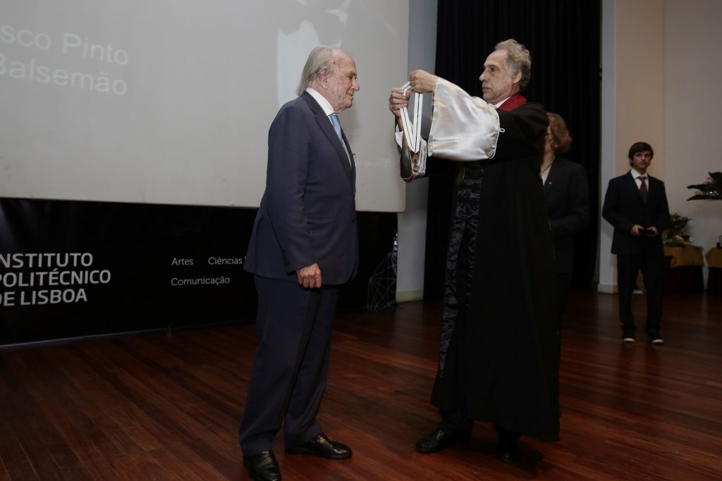 “O poder político parece mais empenhado em dar prioridade à segurança do que em proteger a liberdade”