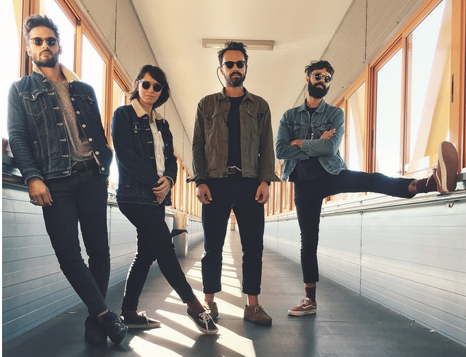 O rock intensivo dos Linda Martini