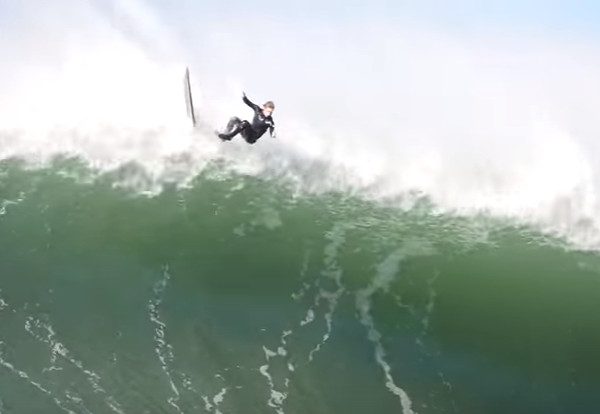 O "segredo" para sobreviver às quedas monumentais das ondas gigantes? Estes surfistas explicam