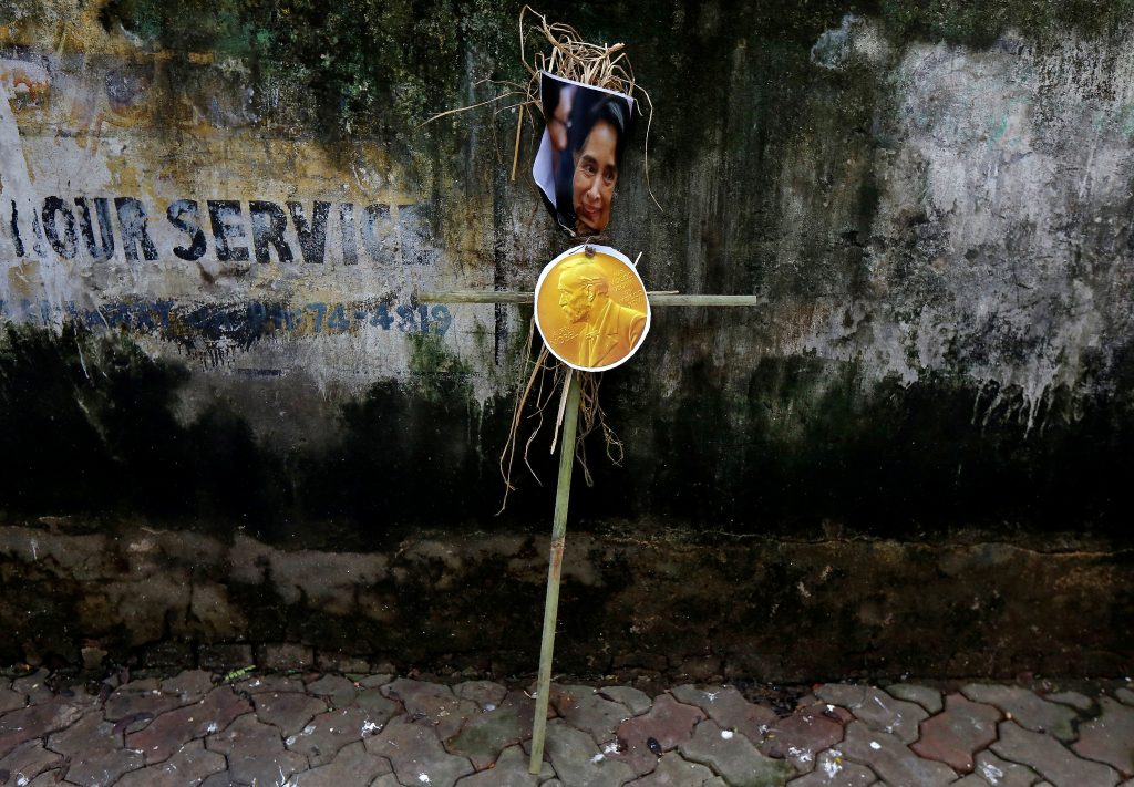 O silêncio ensurdecedor de uma Prémio Nobel da Paz perante a perseguição à minoria 'rohingya'