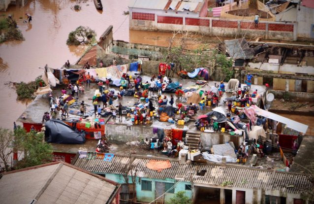 "O vento veio para nos tirar o teto e as casas..."