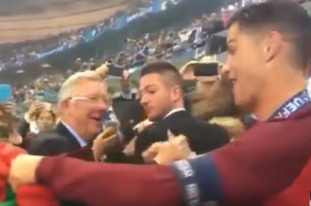 Olha quem apareceu para cumprimentar Nani e Ronaldo