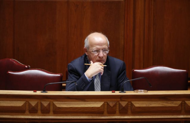 Orgulhosamente sós