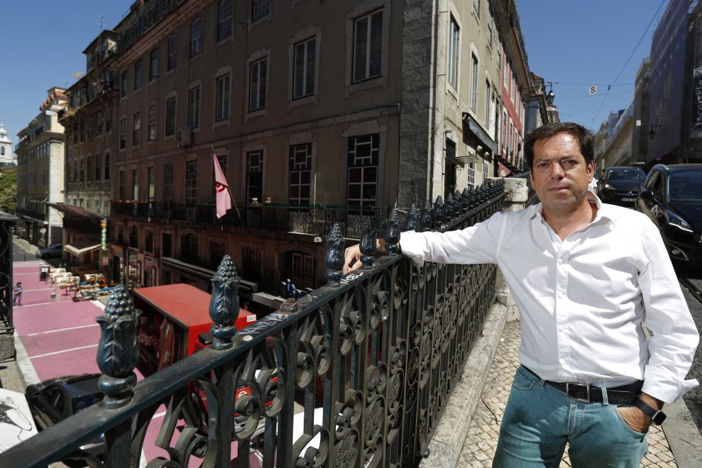 Os agitadores do bairro