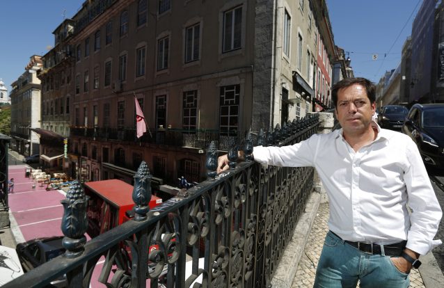 Os agitadores do bairro