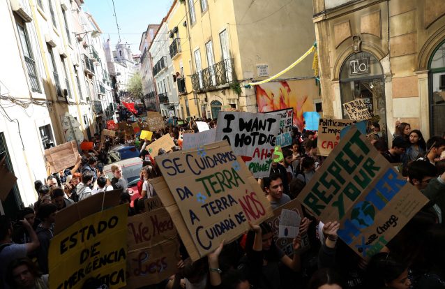 Os estudantes vão fazer mais uma greve pelo clima. Portugal é um dos 111 países em protesto