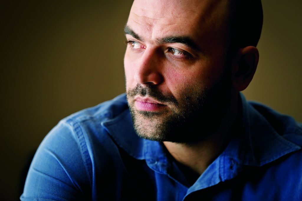 "Os Meninos da Camorra", o primeiro romance de Roberto Saviano inspira-se nos gangues juvenis da máfia