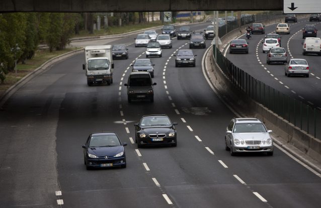 Os portugueses dizem-se bem-comportados ao volante