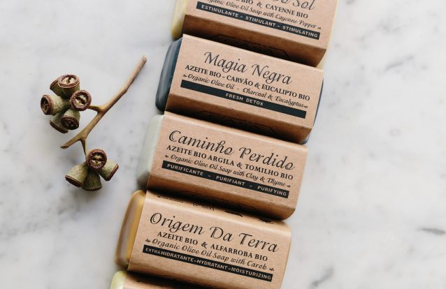 Os sabonetes da Casa Brava são feitos à mão, à base de azeite e com ingredientes naturais